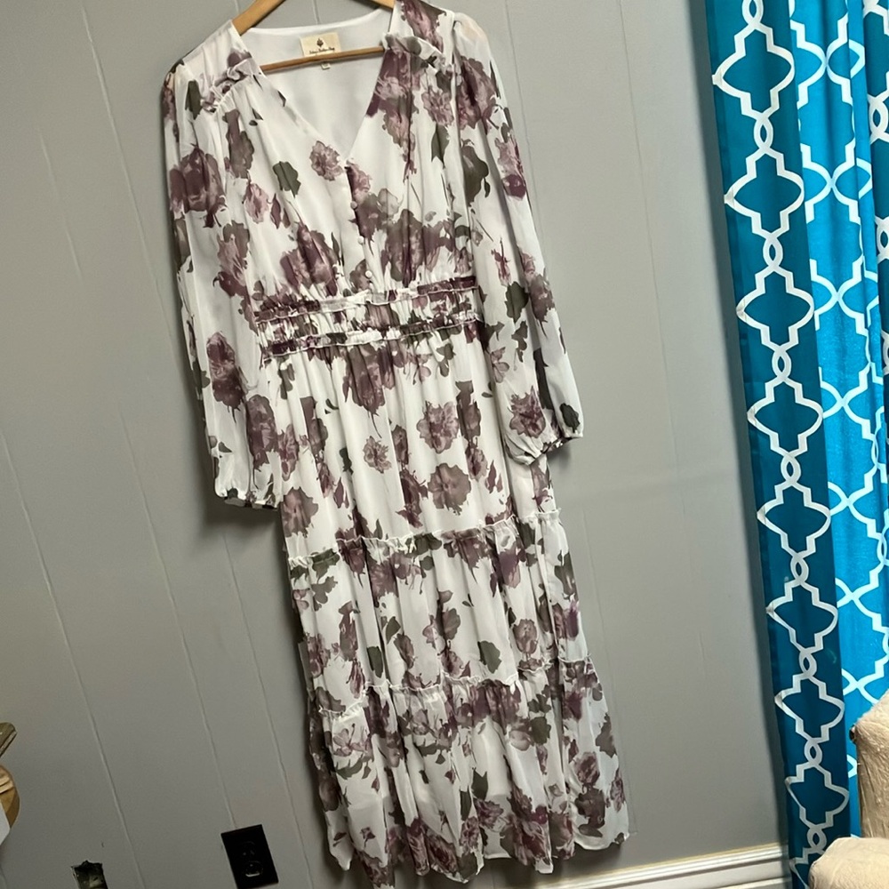 NWOT Betsey’s Boutique Shop Floral Maxi Dress in White and Purple XL